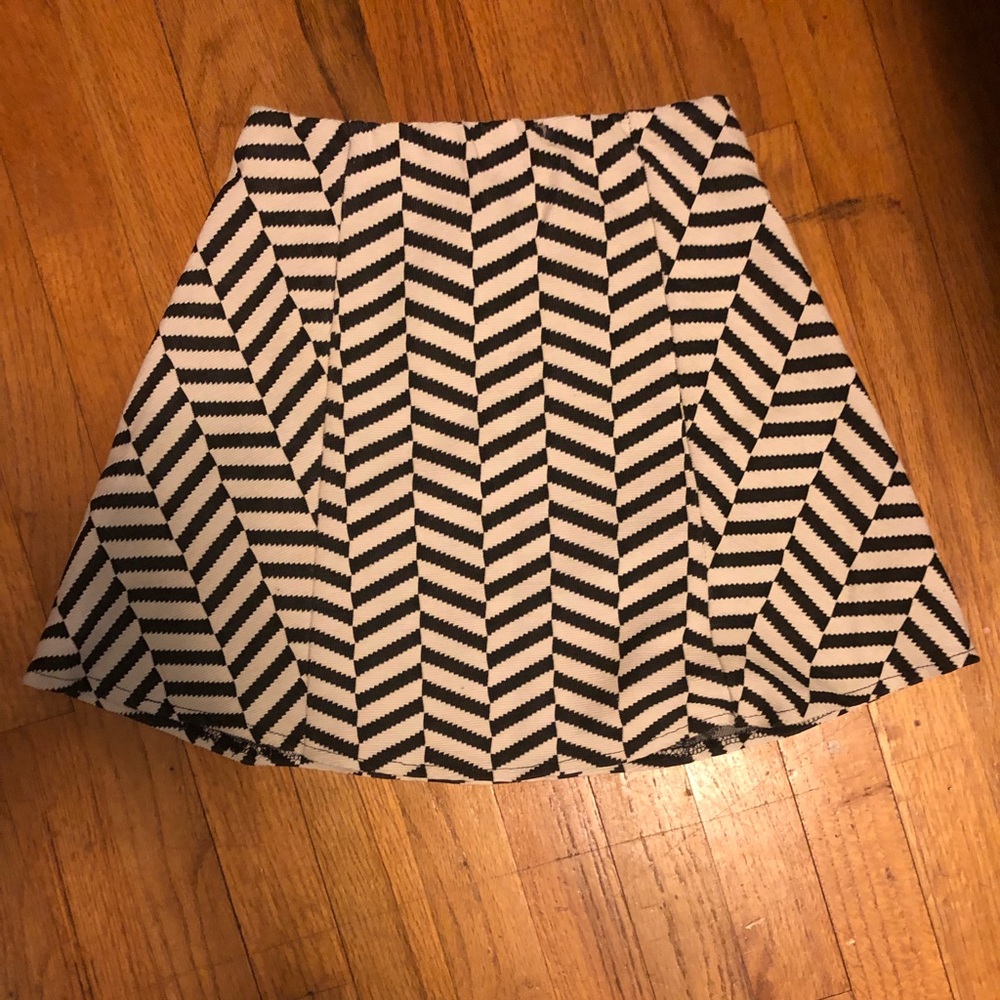 Zara Trafaluc Pattern Skirt